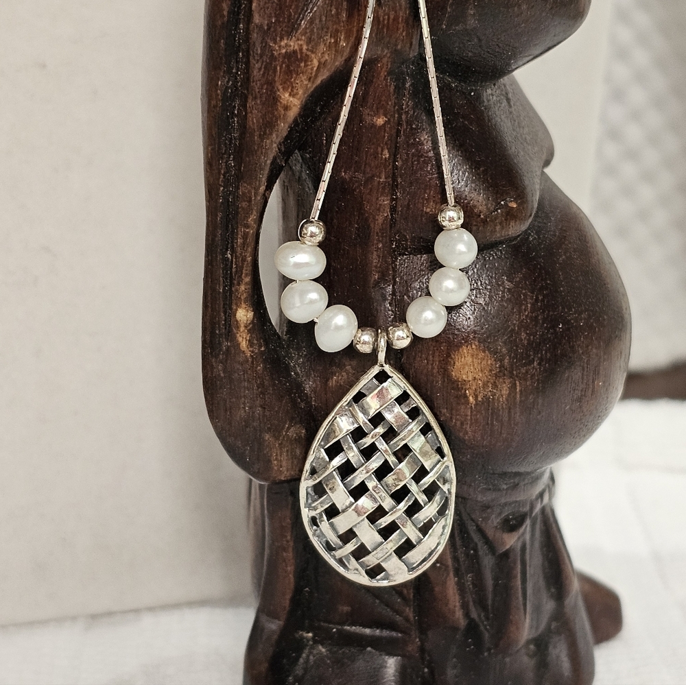 PZ Pearl and 925 Silver Basket Weave Teardrop Necklace - Picture 4 of 15